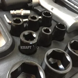 Пневматичен гайковерт 1/2" + вложки 1200нм в куфар Пневматичен гайковерт 1/2" + вложки 1200нм в куфар